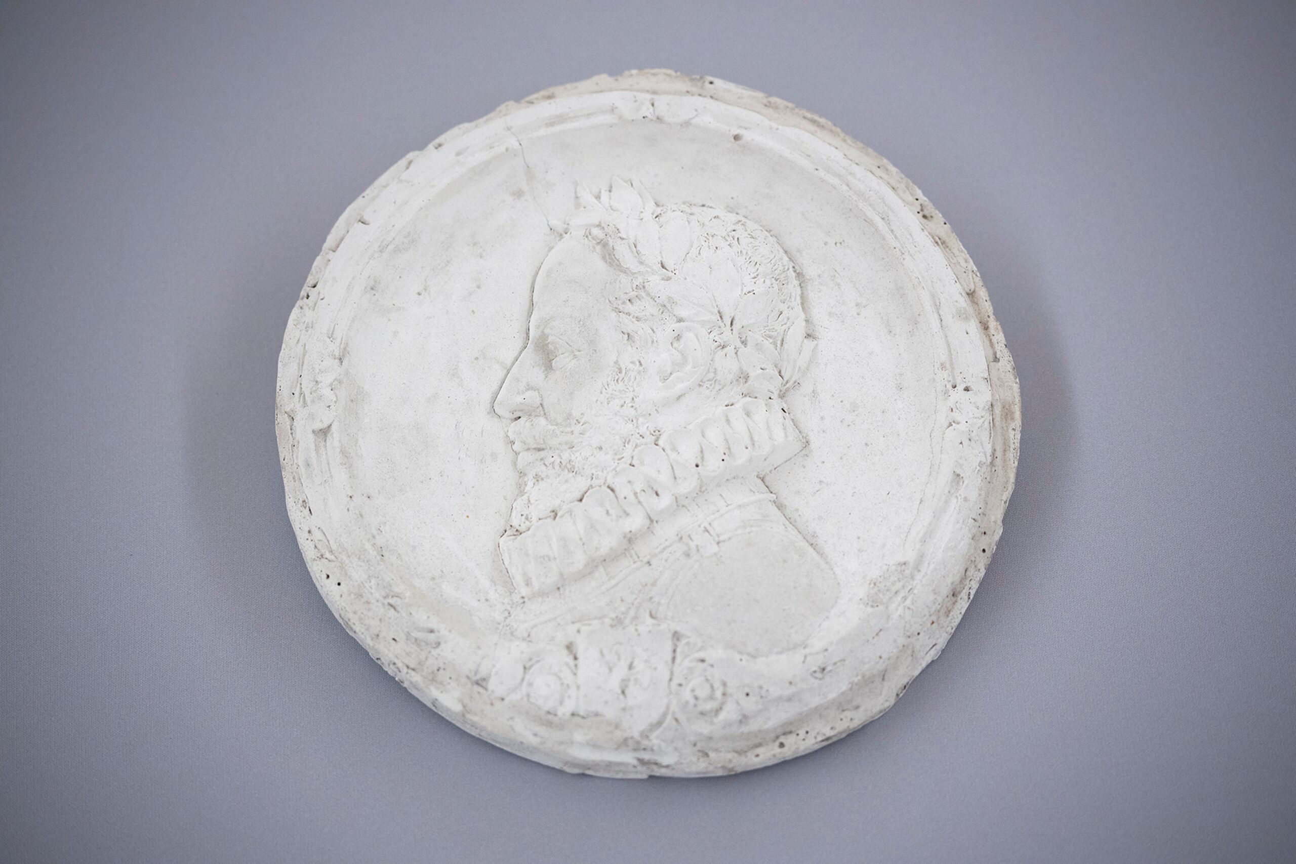 Iconografia Camoniana - Medalhão de Luís de Camões