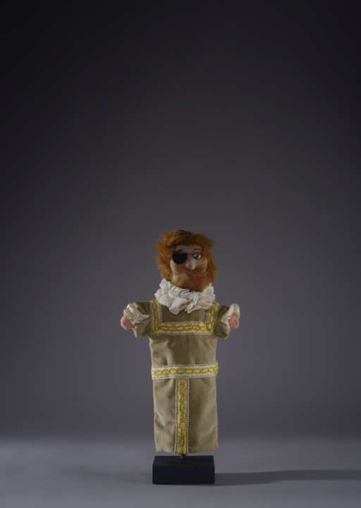 Iconografia Camoniana - Marioneta de luva de Luís de Camões