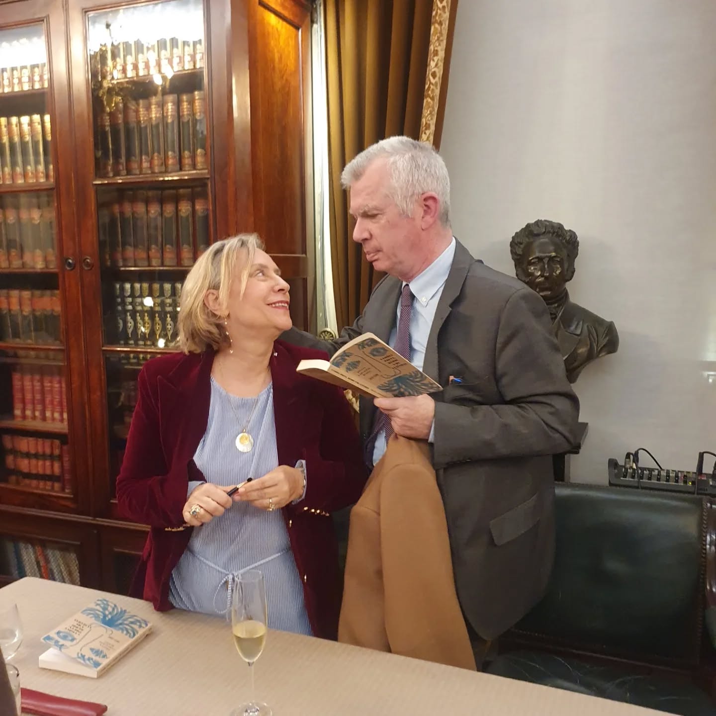 Cerimónia de apresentação do livro 