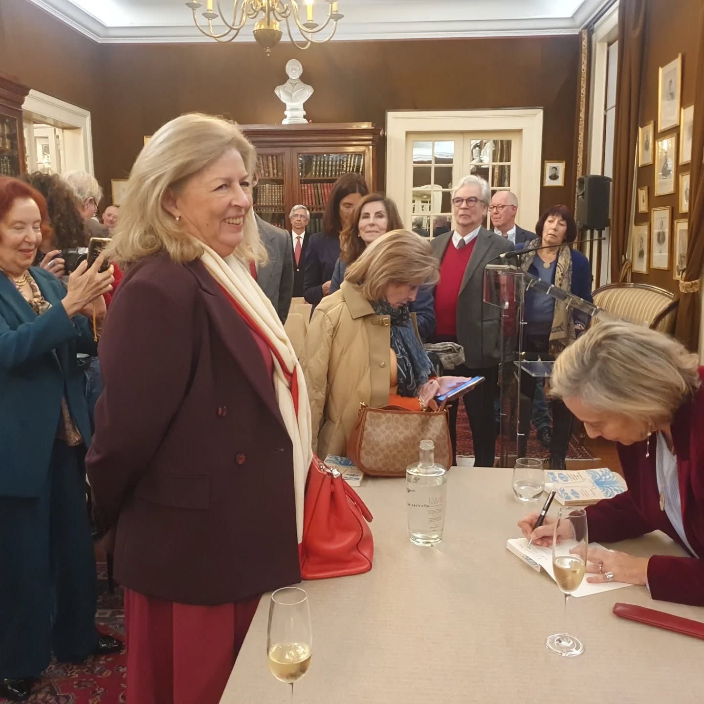 Cerimónia de apresentação do livro 