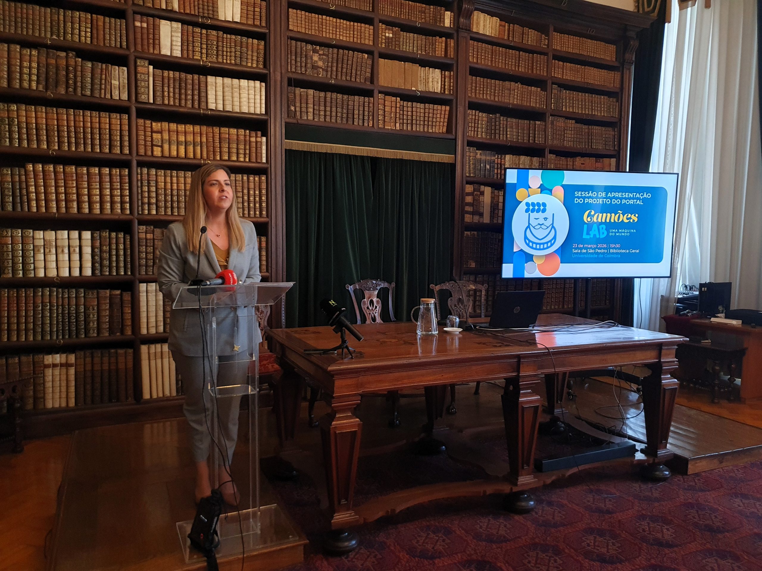 Camões Lab - Uma Máquina do Mundo