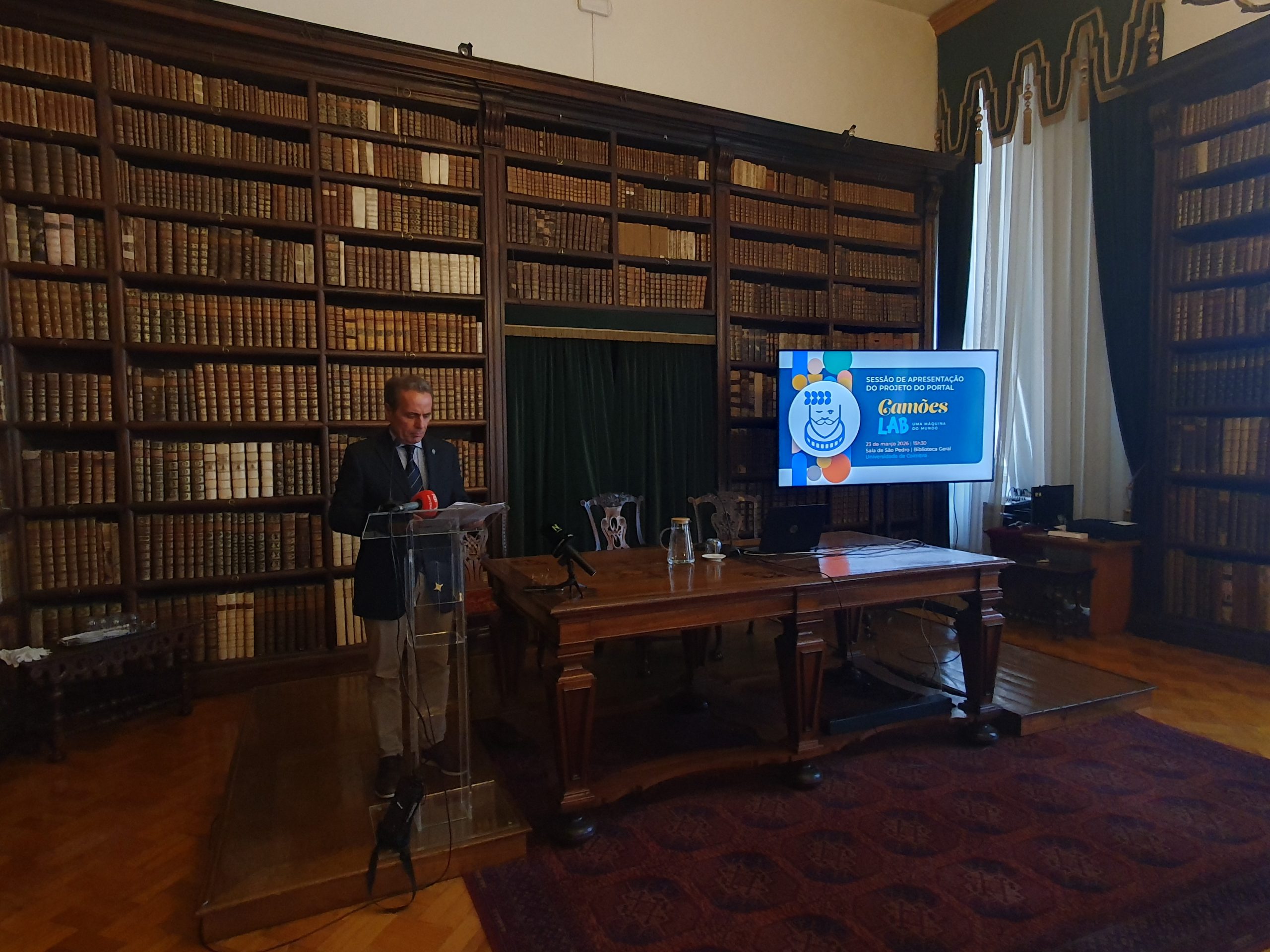 Camões Lab - Uma Máquina do Mundo