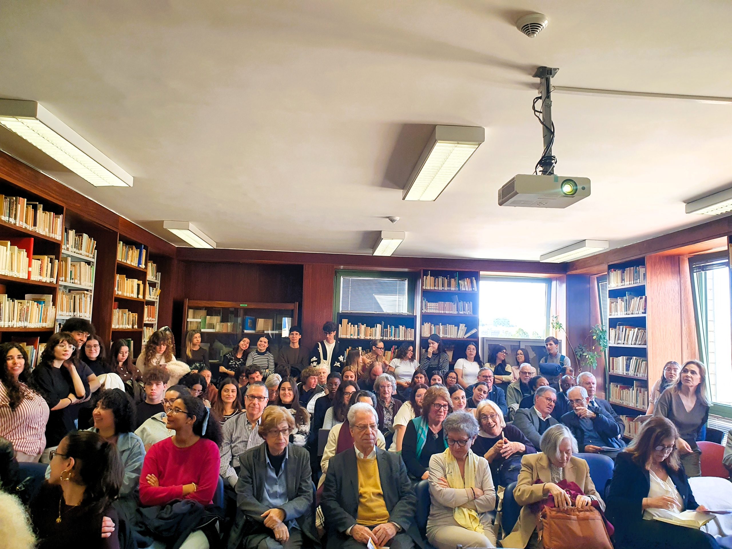 Arrancou hoje a IX Reunião Internacional de Camonistas no Porto